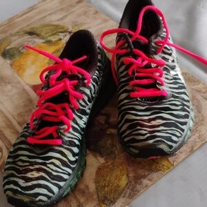 Asics gel shoes size 6.5